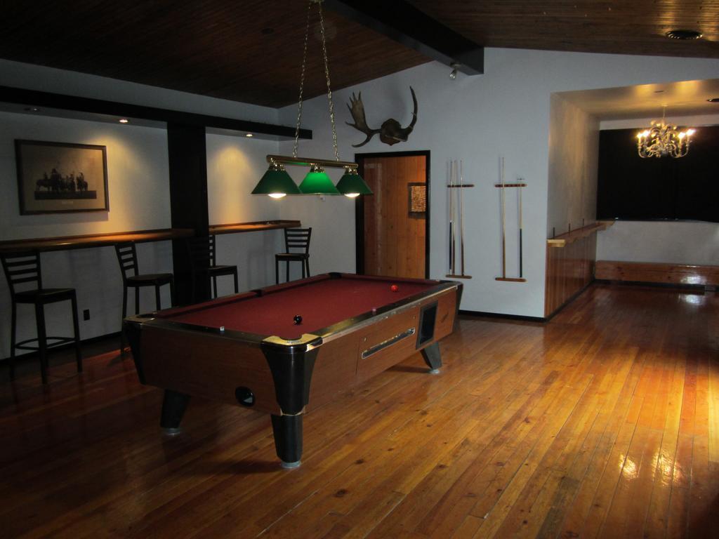 The Mighty Fraser Motel Boston Bar Екстериор снимка